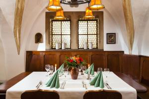 Nápoje v ubytování Altstadt- und Businesshotel Pfaubräu - Brauereigasthof - Frühstücksbuffet - kostenfreie Radgarage - Hunde willkommen