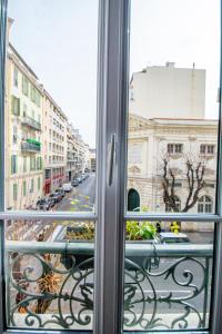 Balkón nebo terasa v ubytování Hôtel Parisien