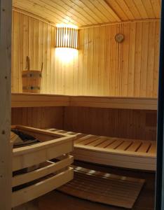 Łóżko lub łóżka w pokoju w obiekcie Hotel *** NAT Krynica Zdrój