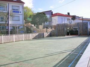 Tenis alebo squash v ubytovaní Hostal Santa Marta Playa alebo jeho okolí