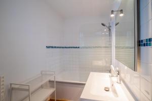 Kúpeľňa v ubytovaní Le Bleu Soleil - Bel appt pour 4 vue mer