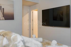Fotografia z galérie ubytovania PUERTO MARINA-BENALMADENA LUXURY APARTMENT DENTRO DE LA ISLA v destinácii Benalmádena