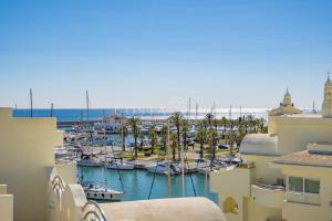 Fotografia z galérie ubytovania PUERTO MARINA-BENALMADENA LUXURY APARTMENT DENTRO DE LA ISLA v destinácii Benalmádena