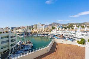 Fotografia z galérie ubytovania PUERTO MARINA-BENALMADENA LUXURY APARTMENT DENTRO DE LA ISLA v destinácii Benalmádena