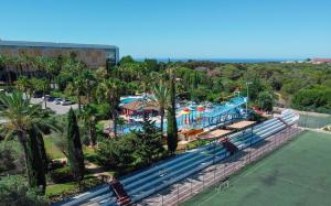 an overhead view of a water park with a pool at Alfagar Alto da Colina in Albufeira