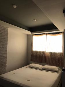 Fotografie z fotogalerie ubytování Rod Fai Fah Apartment v destinaci Bangkok