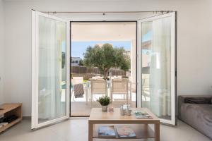 Balkon lub taras w obiekcie STUNNING VILLA MARIANELLA GRIS, POOL, BBQ, AC, FREE WIFI