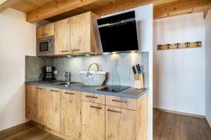 A kitchen or kitchenette at Eggerhof Fernblick