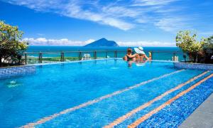 Baseinas apgyvendinimo įstaigoje 漫遊小旅泳池溫泉宅 Roaming Travel Hot Spring Homestay arba netoliese