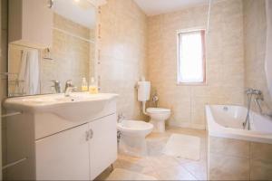 Kúpeľňa v ubytovaní Villa Nevena in Buići Poreč for max 10 Persons 6km from the beach