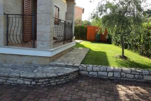 Vonkajšia záhrada v ubytovaní Villa Nevena in Buići Poreč for max 10 Persons 6km from the beach