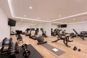 Posilňovňa alebo fitness centrum v ubytovaní Cubo's Mountain Bayview Luxury Villa
