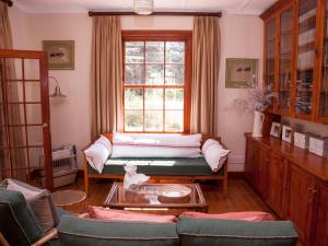 Et opholdsområde på Daisy Cottage + 45 billeder