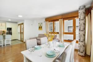 Кухня или мини-кухня в Luz Home
