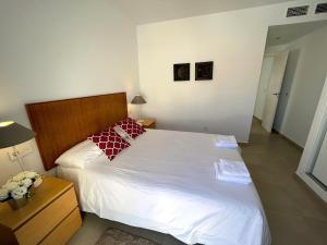 Posteľ alebo postele v izbe v ubytovaní Nerja Paradise Rentals - Villa Zafiro