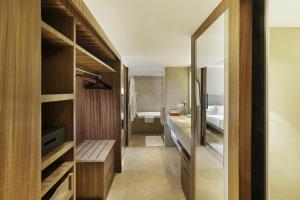Postel nebo postele na pokoji v ubytování Hyatt Regency Delhi