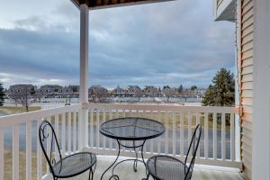 A balcony or terrace at Manistee Retreat about 30 Mi to Crystal Mountain!