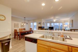 A kitchen or kitchenette at Manistee Retreat about 30 Mi to Crystal Mountain!