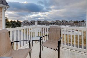 A balcony or terrace at Manistee Retreat about 30 Mi to Crystal Mountain!