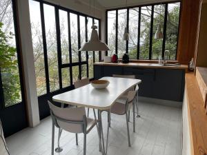 Fotografia z galérie ubytovania Sète, La maison du bois des Pierres Blanches v destinácii Sète