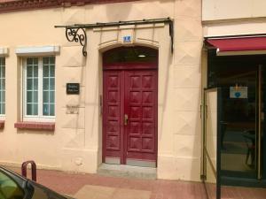 Exteriér alebo vchod do ubytovania Appartement Duplex Cosy au calme à 50m de la plage
