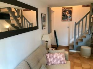 Posedenie v ubytovaní Appartement Duplex Cosy au calme à 50m de la plage
