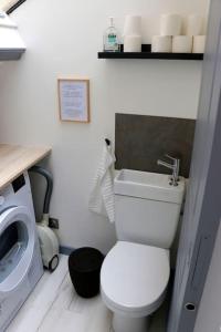 Kúpeľňa v ubytovaní Appartement Duplex Cosy au calme à 50m de la plage