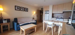 Fotografia z galérie ubytovania CAP HERMES Vue mer 2 chambres capacite 5-6 personn v destinácii Fréjus