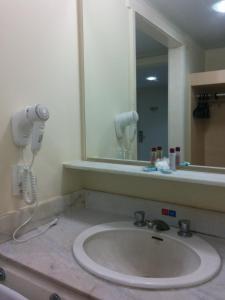 Vonios kambarys apgyvendinimo įstaigoje Hotel Vila Rica Belém