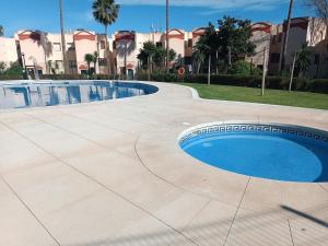 Bazén v ubytovaní Riviera del Sol , Casa Lola, Mijas Costa alebo v jeho blízkosti