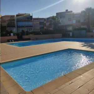 Bazén v ubytovaní Vacances Ambassades du Soleil alebo v jeho blízkosti + 11 fotografií