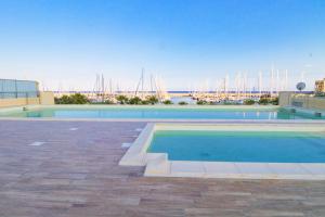 Bazén v ubytování H11 [Luxury 17A] Porto - Piscina - Jacuzzi nebo v jeho okolí