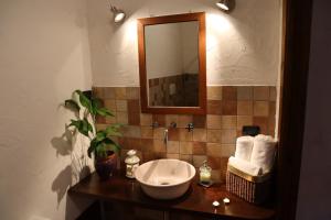 Bathroom sa Hammam Rooms, Cagliari, Senorbí, Sardegna