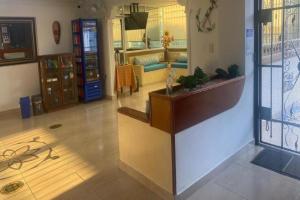 サンタ・マルタにあるHotel Colon Rodaderoの待合室付病院ロビー