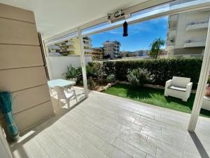 Fotografie z fotogalerie ubytování Appartamento al mare con giardino, spiaggia e piscina v destinaci Alba Adriatica + 16 fotografií