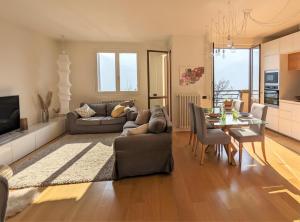 Posezení v ubytování Chiaro di Luna Home – Lake Como