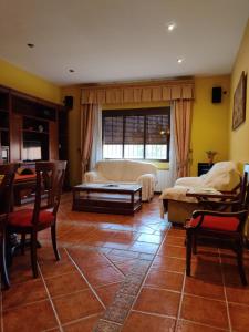 Postel nebo postele na pokoji v ubytování CASA RURAL ALHAMBRA RUIDERA