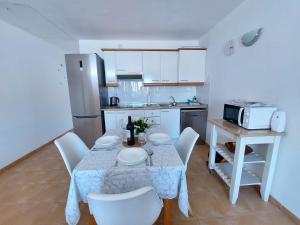 Kuchnia lub aneks kuchenny w obiekcie Casa DamiAnna - Pool - WiFi - FuerteventuraBay