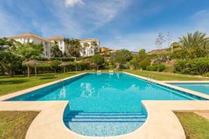 Basen w obiekcie Cozy Townhouse Selwo lub w pobliżu