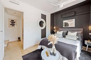 Łóżko lub łóżka w pokoju w obiekcie Cozy Townhouse Selwo