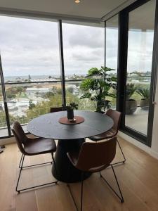 Fotografie z fotogalerie ubytování Modern 2 BRM Apt in Williamstown v destinaci Williamstown