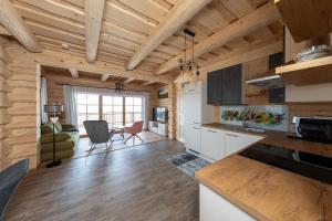 Kuchyň nebo kuchyňský kout v ubytování Biochalet Haus 1