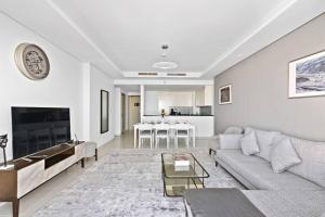 StoneTree - Paramount Tower Hotel&Residences 2 BR - Amazing View 주방 또는 간이 주방