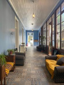 Posezení v ubytování La Casa Roja Hostel