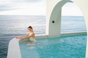 Bazén v ubytování Royal Avila Boutique Resort nebo v jeho okolí
