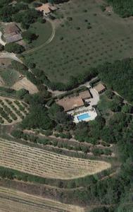 Bazén v ubytovaní Mas piscine au milieu des vignes avec vue magique alebo v jeho blízkosti