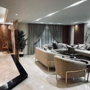 Kép شقه سكنيه على المحور المركزي مقابل النقل الجماعي szállásáról in 6th Of October a galériában