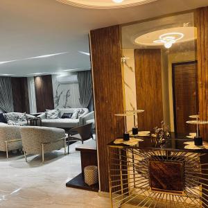 Kép شقه سكنيه على المحور المركزي مقابل النقل الجماعي szállásáról in 6th Of October a galériában