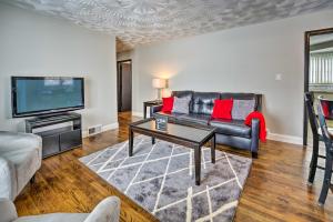 Gallery image of Westland Home with Yard about 20 Mi to Downtown Detroit! in Westland