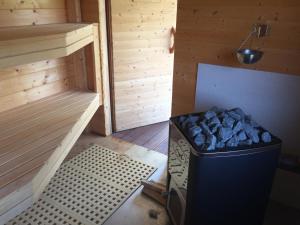 Galeriebild der Unterkunft Romantic Wooden Lodge,Sauna,Schwimmteich,alleinstehend,absolut ruhig in Hessisch Oldendorf